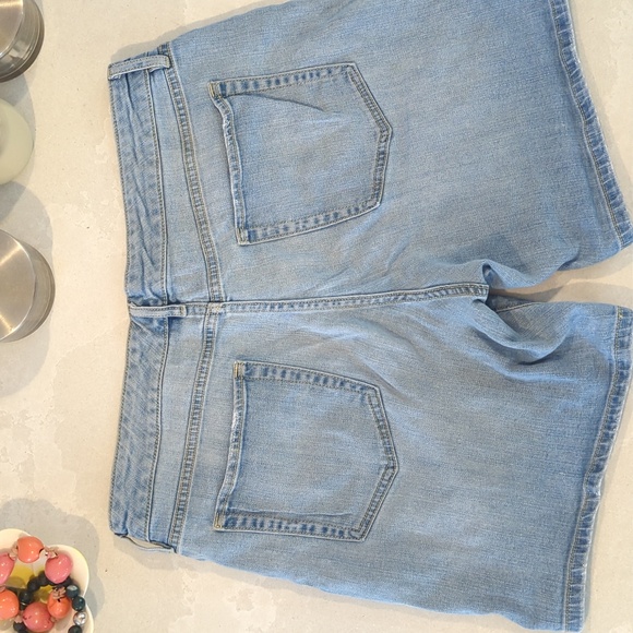 Joe Fresh denim shorts with sewn hem, size 8/29 - Picture 3 of 3